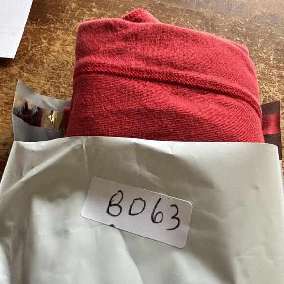 American Eagle Sweater Mens Small Crewneck Pullover Classic Casual Red - Picture 10 of 10